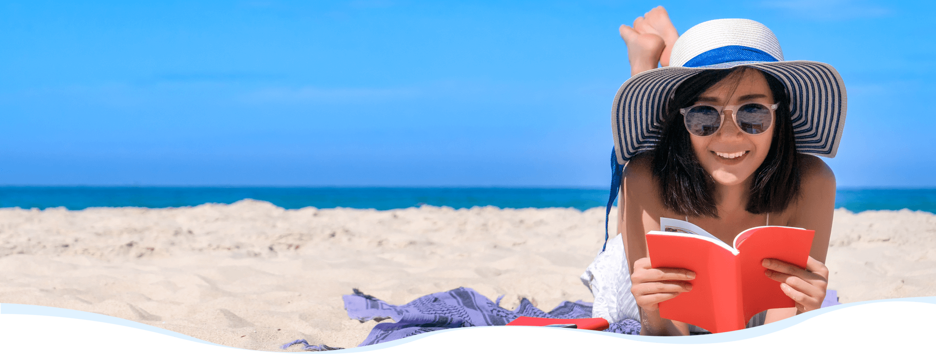 Beach Reads hero background